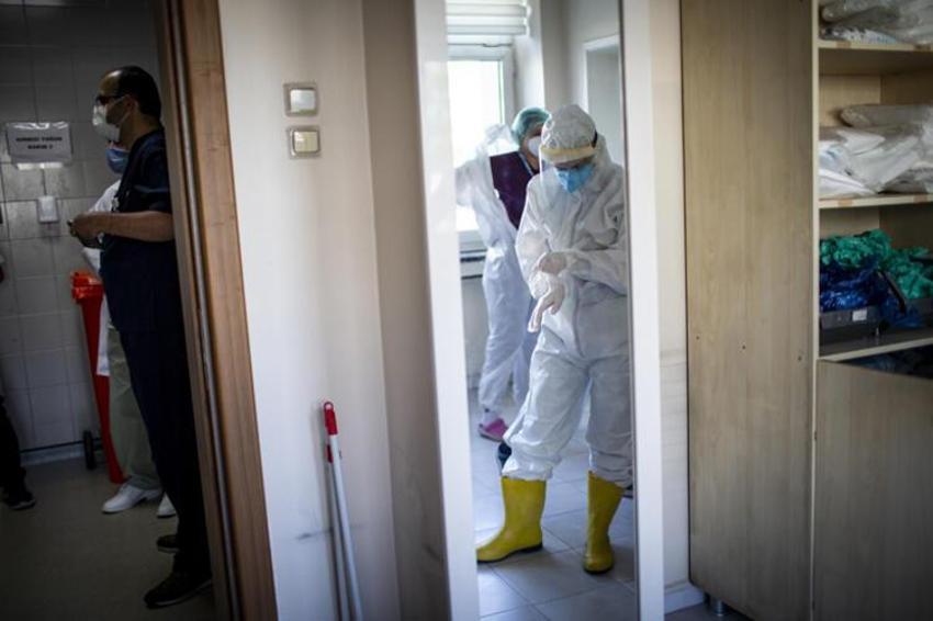 Hafta içi hafta sonu sokağa çıkma yasaklarıyla ilgili flaş gelişme! Saatler değişiyor... Yeni yasaklar geliyor... Sonbahara kadar