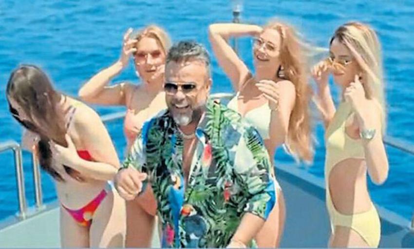 Olay oldu! 'Didem'e bakmadın ama kızları soydun'