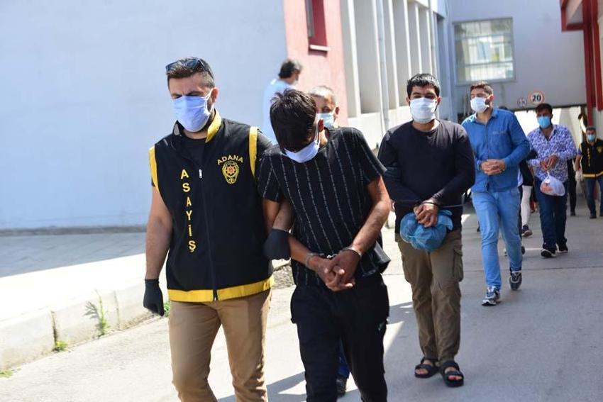 Yol kenarında iğrenç anlar! 70 farklı şifre kullanmışlar: Manuş, gılleci, puşka...