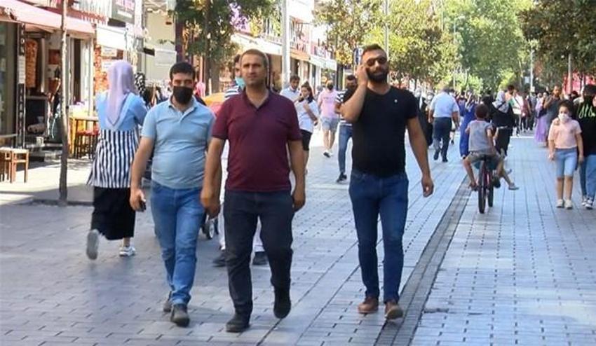 Yasak kararları peş peşe geliyor! Yapmayan oralara giremeyecek: Kahvehaneler, statlar, AVM'ler...