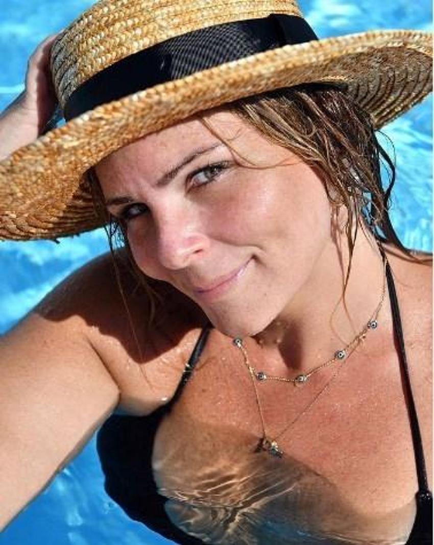 93 kilo veren Pelin Öztekin bikinili fotoğrafıyla sosyal medyayı salladı!