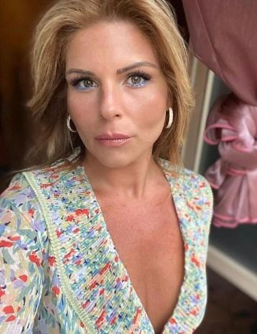 93 kilo veren Pelin Öztekin bikinili fotoğrafıyla sosyal medyayı salladı!