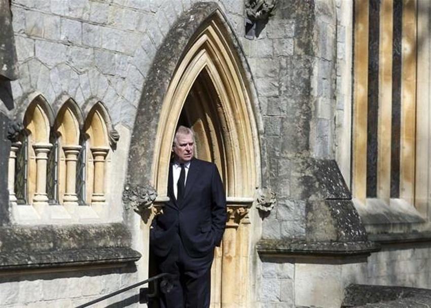 Skandal İngiliz Kraliyet Ailesi'ne sıçradı! Kraliçe Elizabeth'in küçük oğlu Prens Andrew’a cinsel saldırı suçlaması...