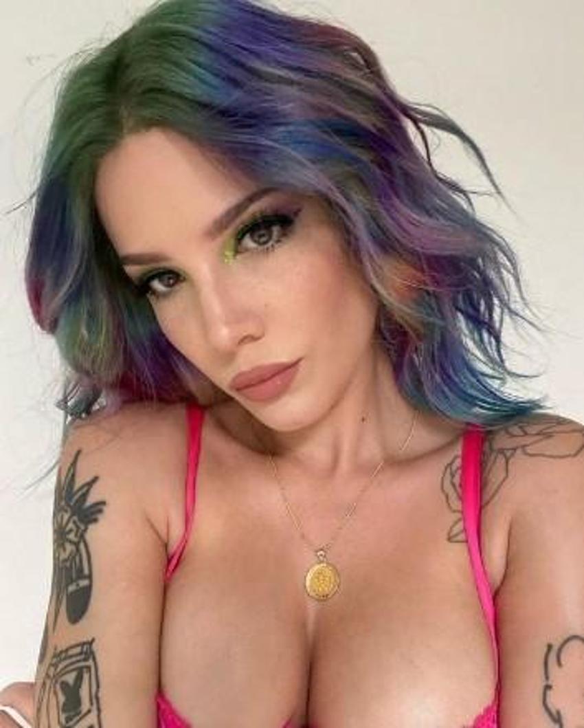 Halsey, Türkçe'yi ilerletti! 'Tombalak bebek'