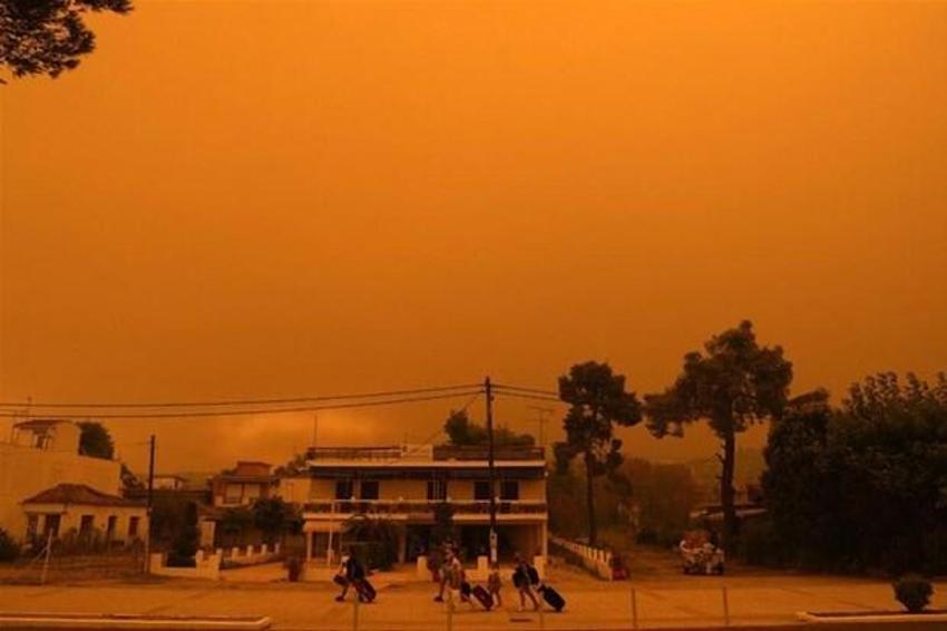 İtalya'da bir günde 800 yangın çıktı! Kundakçının görüntüleri ülkede şok etkisi yarattı...