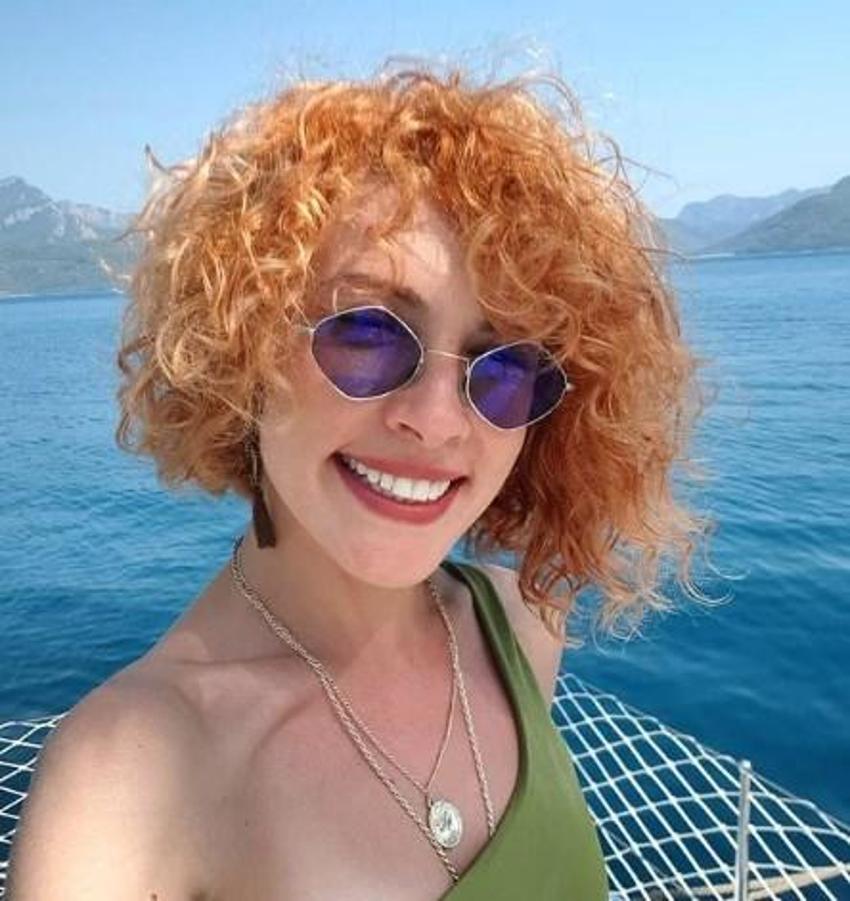 Güldür Güldür’ün Çiçek’i Açelya Topaloğlu'nun sevgilisi ünlü oyuncu çıktı!