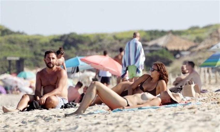 Irina Shayk ve Şeyma Subaşı'nın eski aşkı Guido Senia tatilde
görüntülendi!