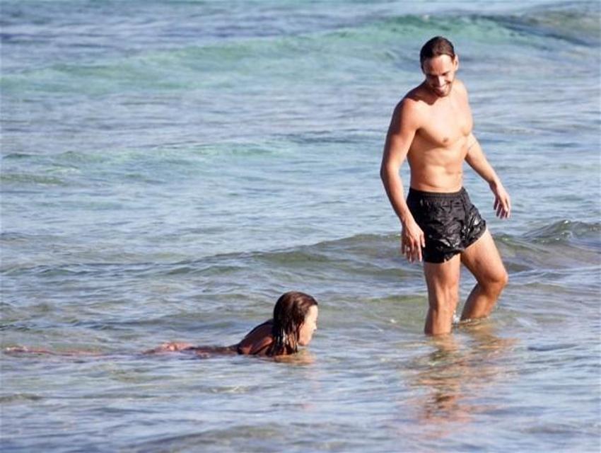 Irina Shayk ve Şeyma Subaşı'nın eski aşkı Guido Senia tatilde
görüntülendi!