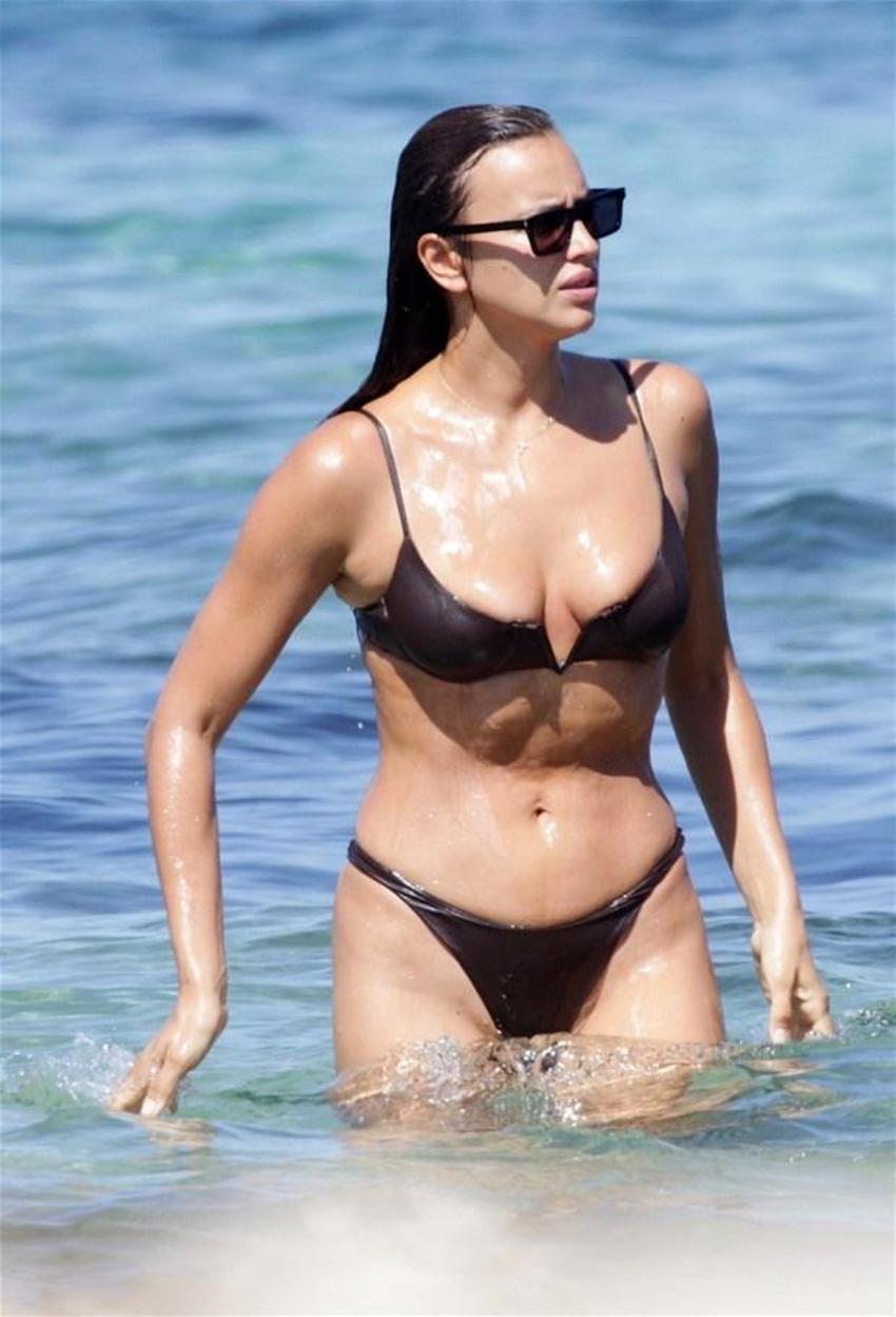 Irina Shayk ve Şeyma Subaşı'nın eski aşkı Guido Senia tatilde
görüntülendi!