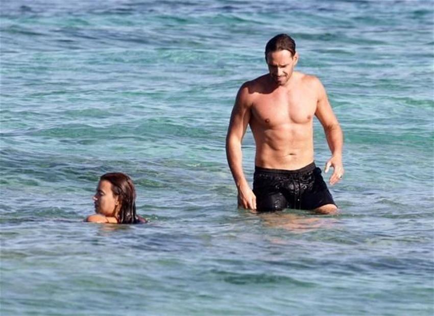 Irina Shayk ve Şeyma Subaşı'nın eski aşkı Guido Senia tatilde
görüntülendi!