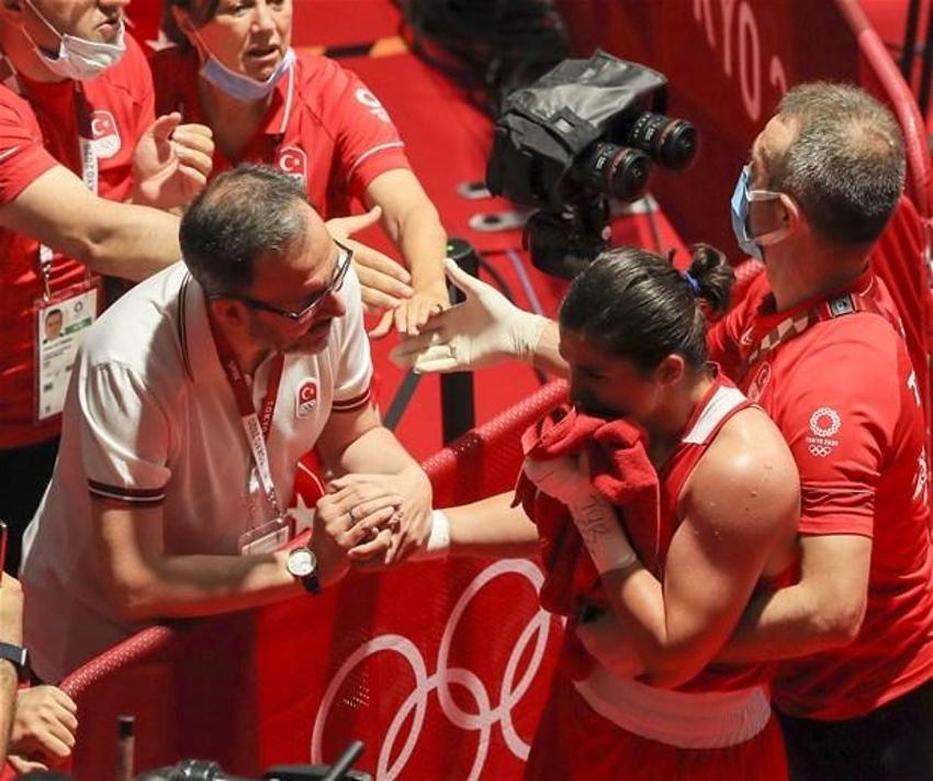 Gece 04.00'te ameliyata alındı 2,5 ay sonra Tokyo'da tarih yazdı! Busenaz Sürmeneli'nin başarı hikayesi alkış topladı