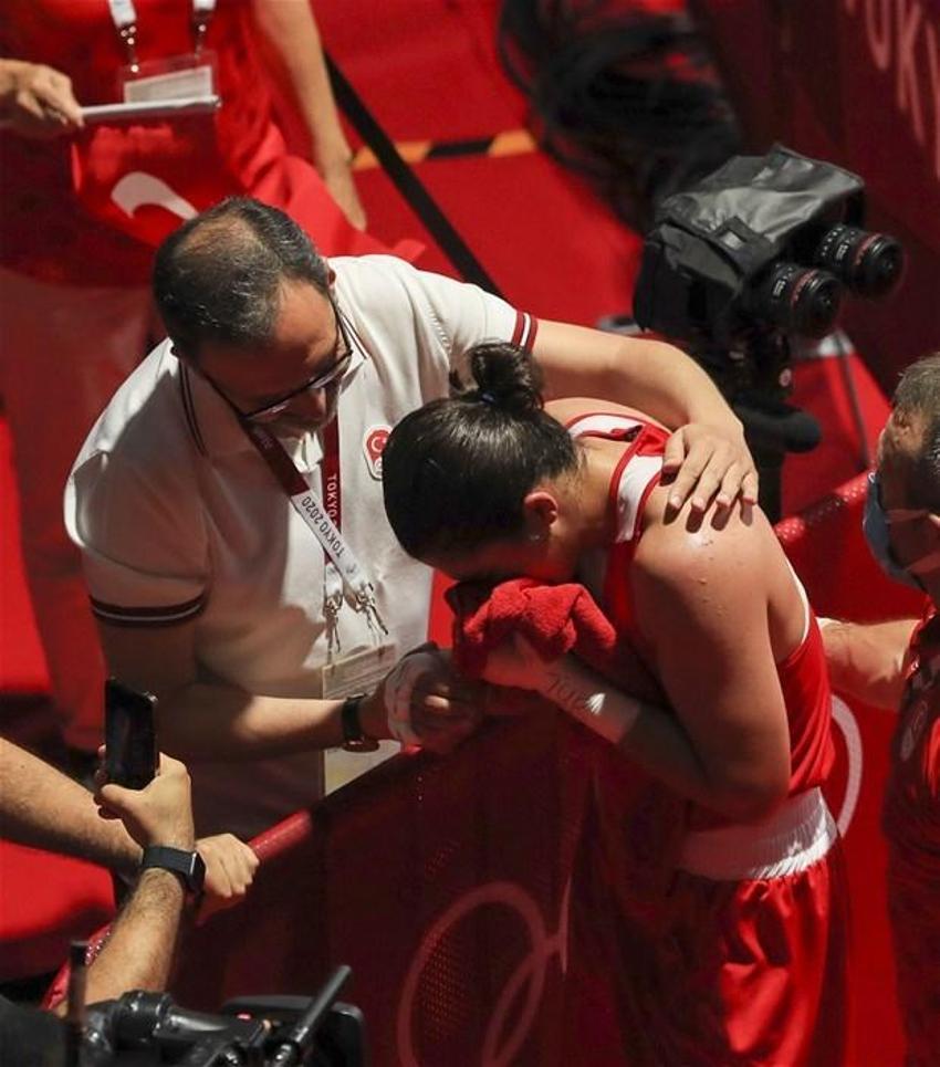Gece 04.00'te ameliyata alındı 2,5 ay sonra Tokyo'da tarih yazdı! Busenaz Sürmeneli'nin başarı hikayesi alkış topladı