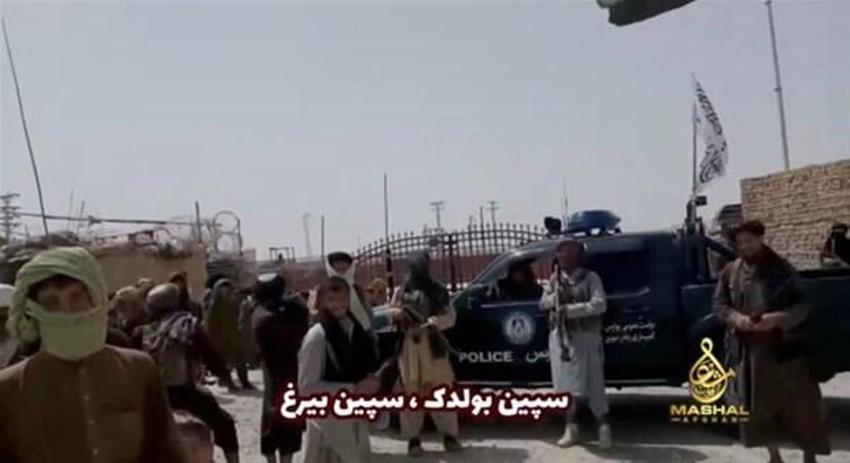 Dünyanın gözü orada, Kunduz da düştü! Taliban durmuyor, ABD vurmaya başladı...