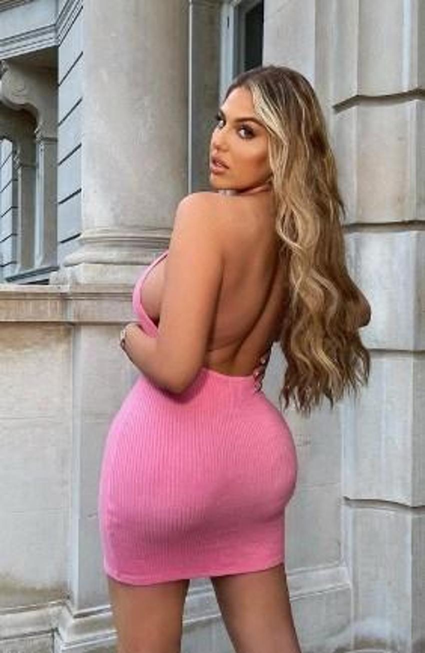 Anna Vakili, yaptığı paylaşımlarla Mikonos'u birbirine kattı