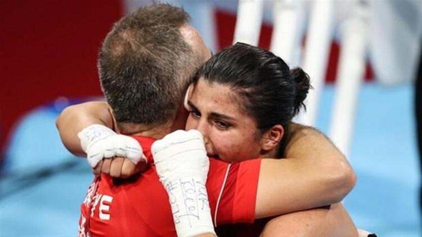 Busenaz Sürmeneli'nin altın madalyasına Ugandalı hakem damgası! Verdiği puan ortaya çıkınca...