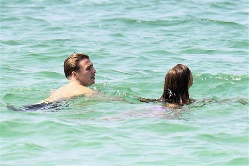 Madonna ile Guy Ritchie'nin oğlu Rocco aşık oldu!