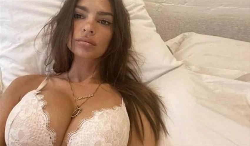 Emily Ratajkowski tekneden iddialı pozlar paylaştı!