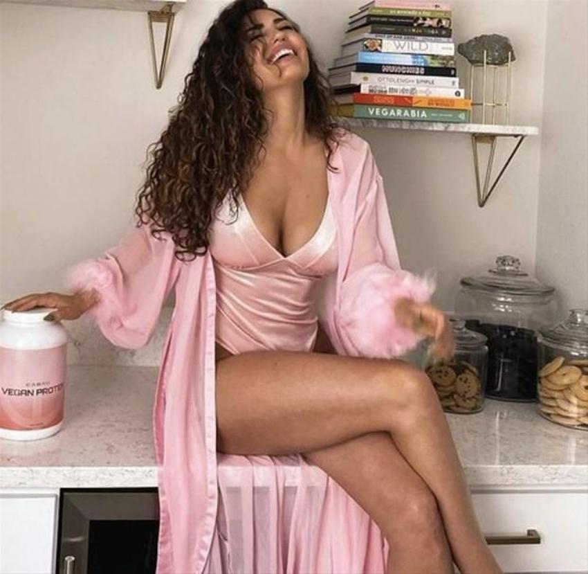 Yolanthe Cabau'dan 'Lezbiyen ilişki' itirafı!