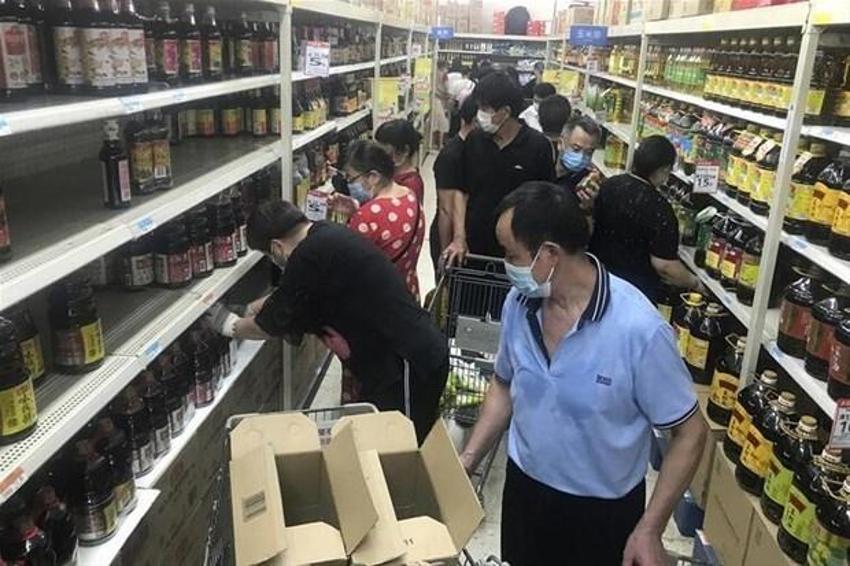 Çin'den Vuahn kenti için flaş koronavirüs kararı! Duyan herkes marketlere hücum etti...