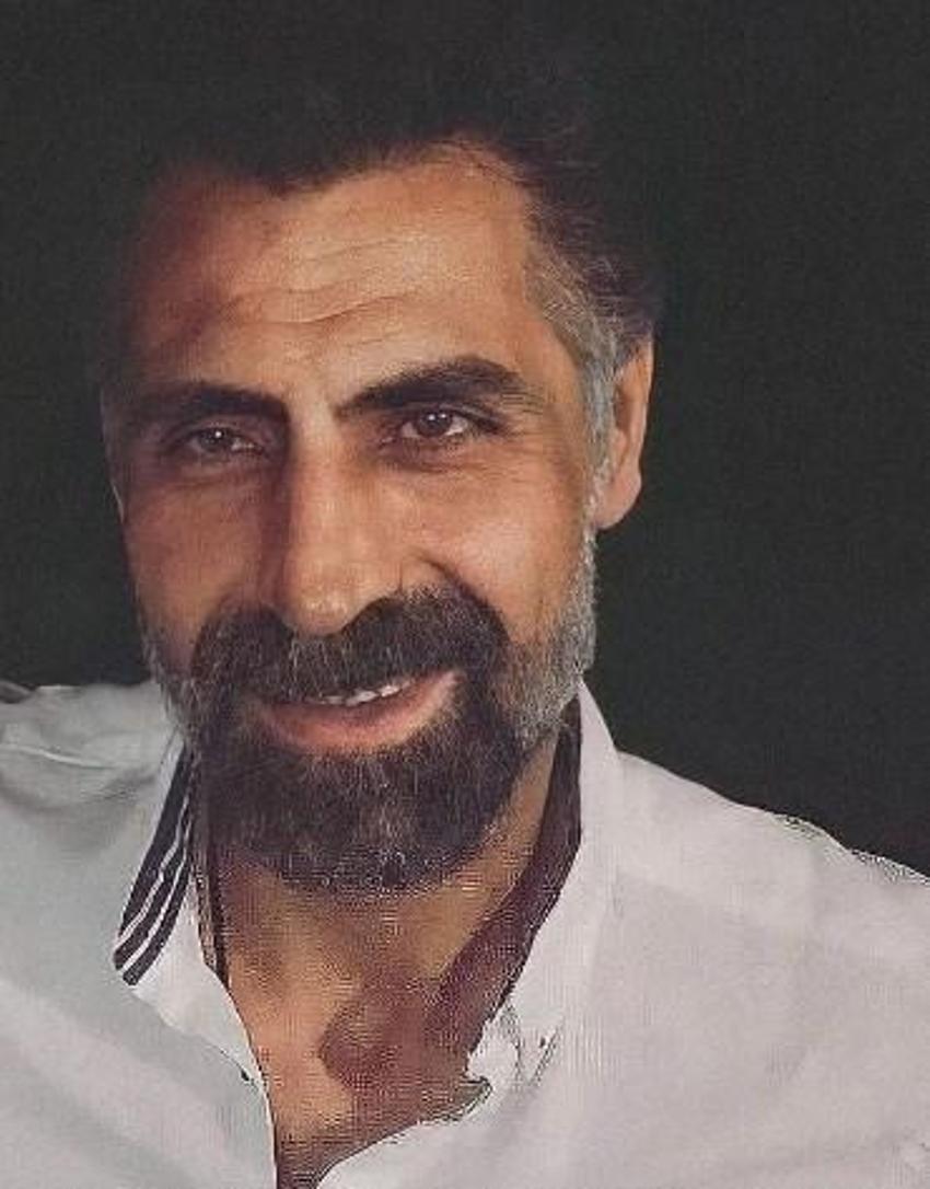 Kurtlar Vadisi'nin Abhülhey'i şaşırttı! İşte ünlü oyuncu Kenan Çoban'ın son hâli...