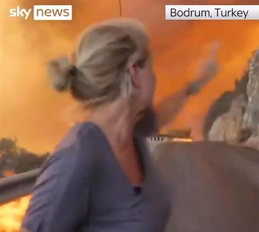 Ak Deniz'de orman yangını felaketi! Sky News muhabiri alevlerin ortasına daldı...