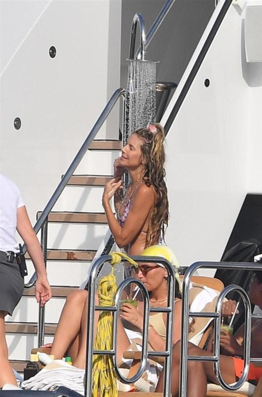 Heidi Klum ve eşi lüks teknede romantik anlar yaşadı! Görüntülendiklerini fark edince...
