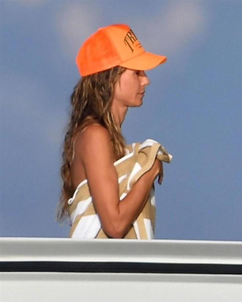 Heidi Klum ve eşi lüks teknede romantik anlar yaşadı! Görüntülendiklerini fark edince...