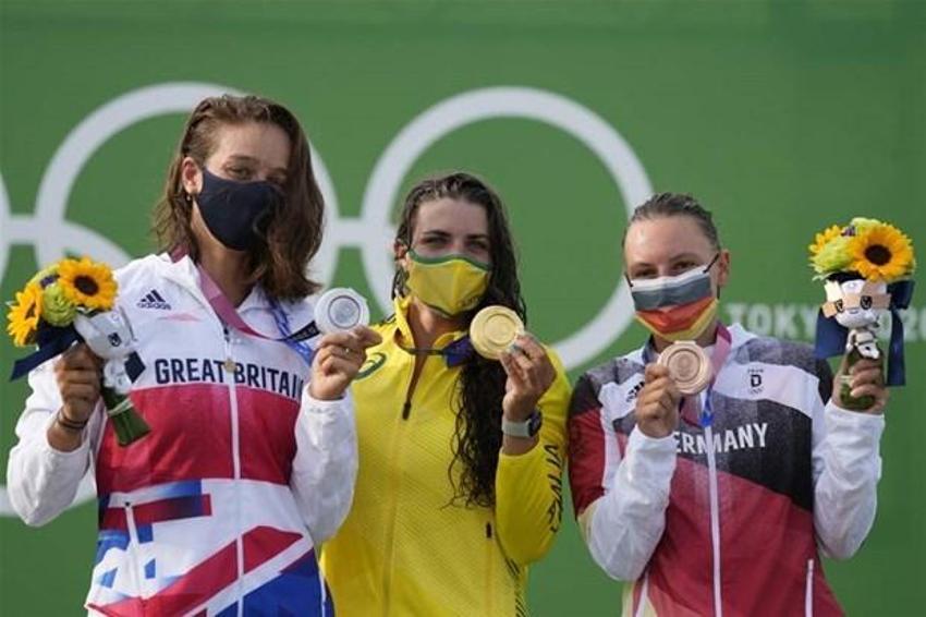 Tokyo 2020 Olimpiyat Oyunları'nda görülmemiş olay! Avustralyalı kadın sporcu prezervatifle onardı altın madalya kazandı...