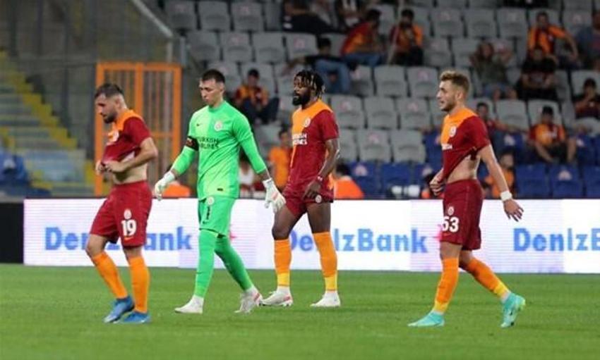 Galatasaray-PSV maçında Wesley Sneijder'den flaş sözler: 'Bir daha oynayamaz'