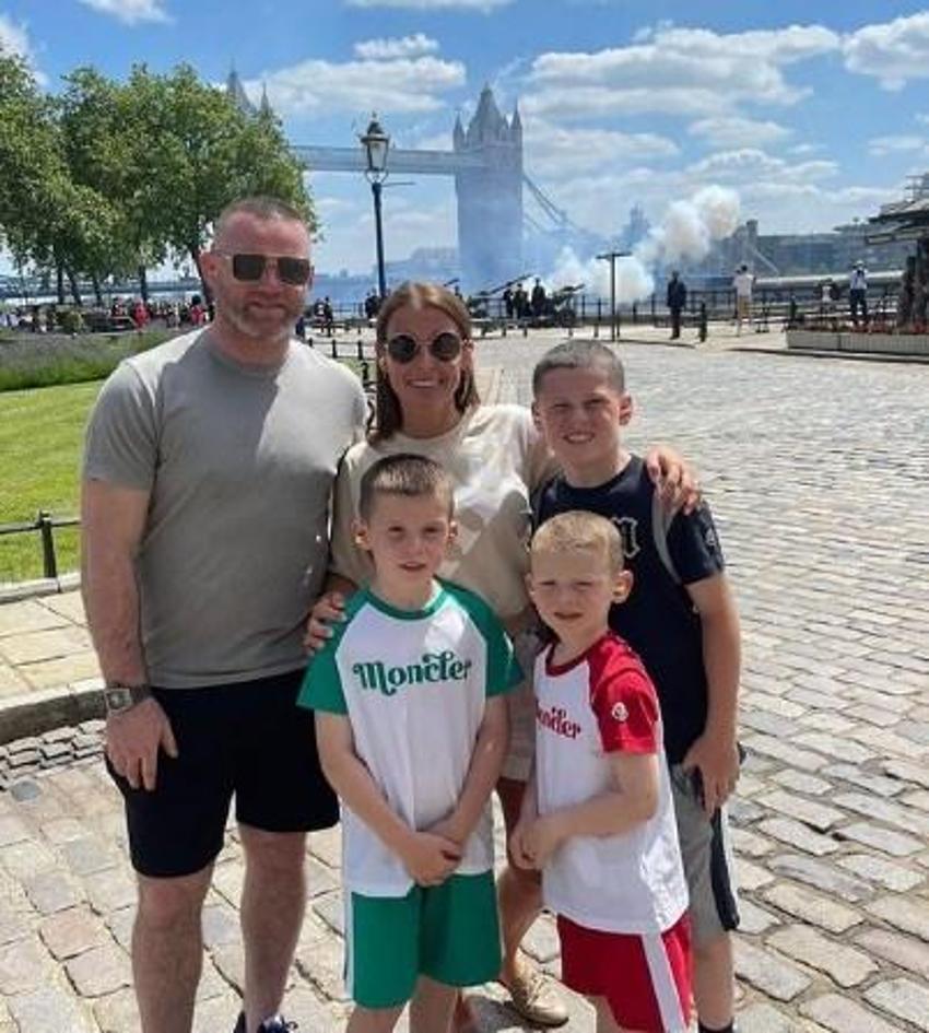 Wayne Rooney'in partisi olaylı bitti! Evli futbolcu fotoğrafları internete düşünce...