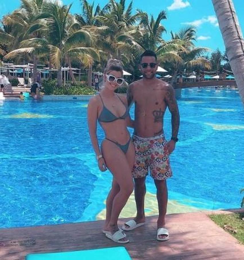 Alex Teixeira'nın eşine yorum yağdı: Come to Beşiktaş yenge