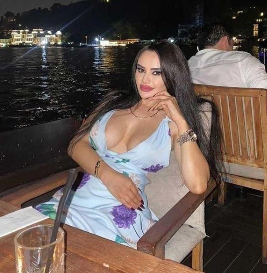 Naz Mila transparan mayosuyla şaşırttı!