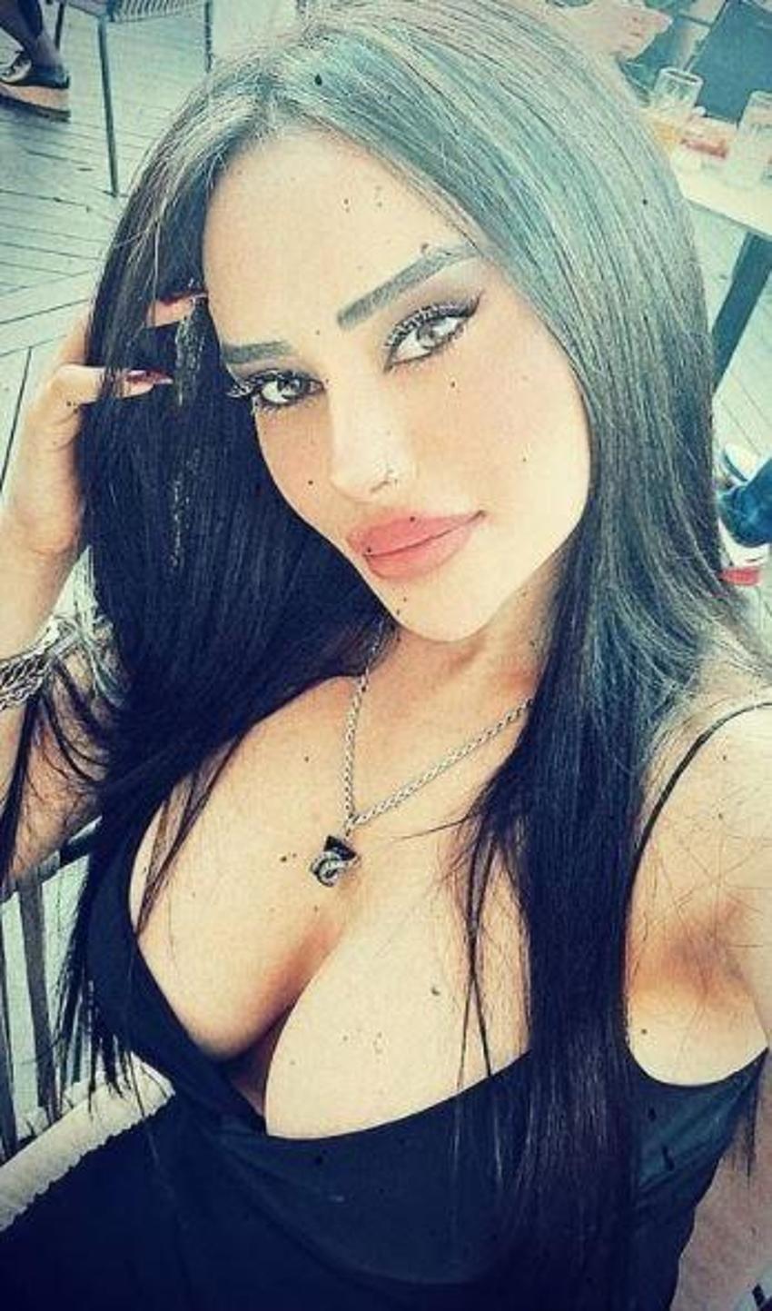 Naz Mila transparan mayosuyla şaşırttı!