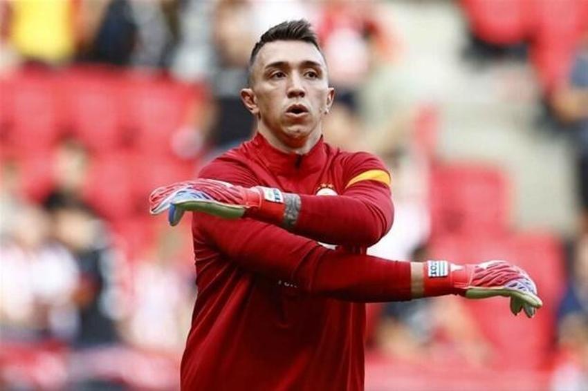 PSV - Galatasaray maçına Muslera'nın yaptığı hatalar damga vurdu!