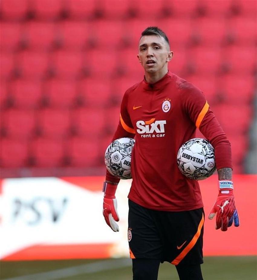 PSV - Galatasaray maçında kadrolar belli oldu! İlk 11'lerde sürpriz Mostafa Mohamed...