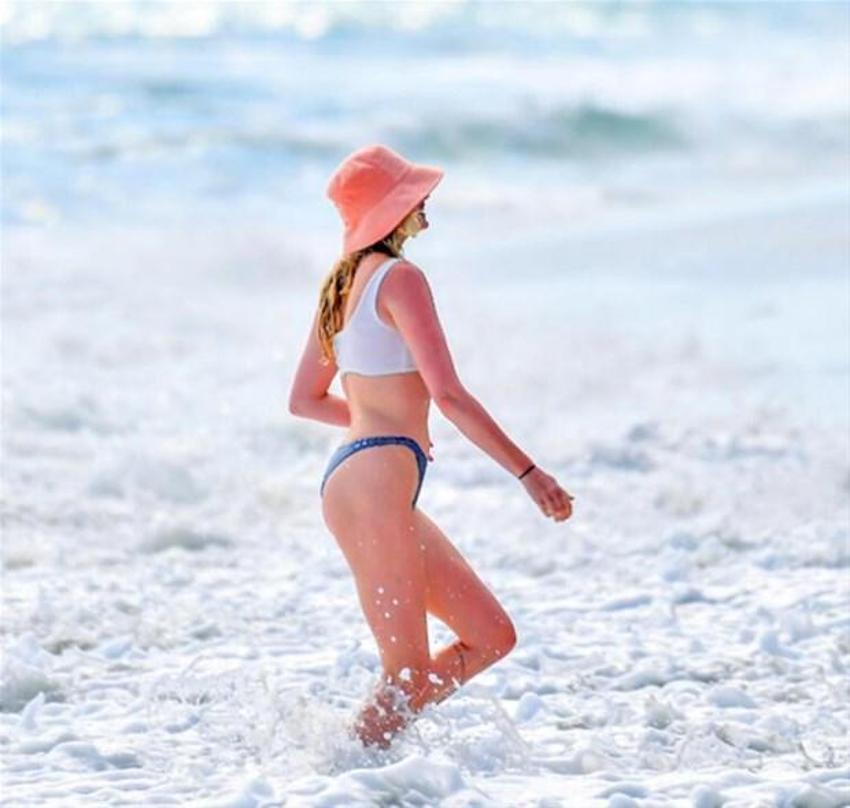 Elsa Hosk’tan sevgilisine cesur poz