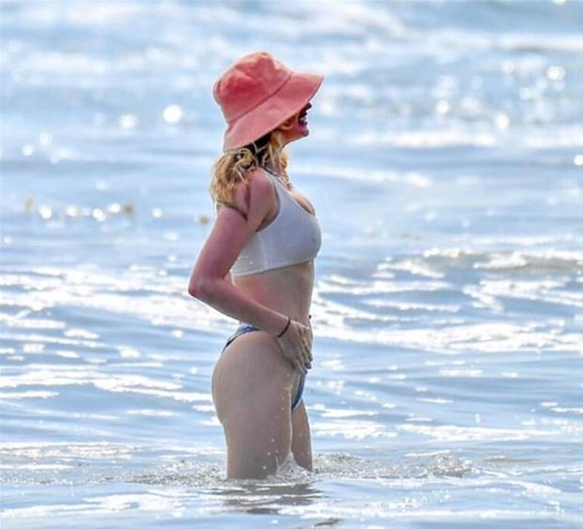 Elsa Hosk’tan sevgilisine cesur poz