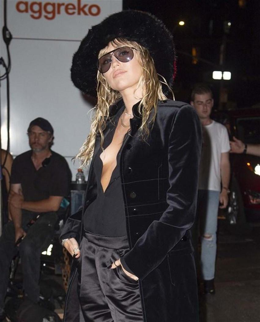 Miley Cyrus'tan şaşırtan cinsel ilişki itirafı!