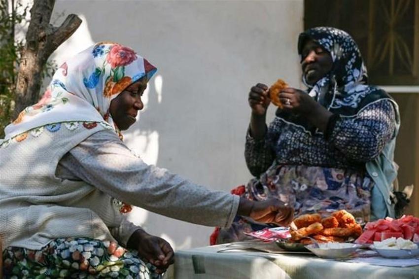 İzmir'deki Afro-Türkler ABD'de araştırmalara konu oldu! kökenler Afrika'dan şive Ege'den...
