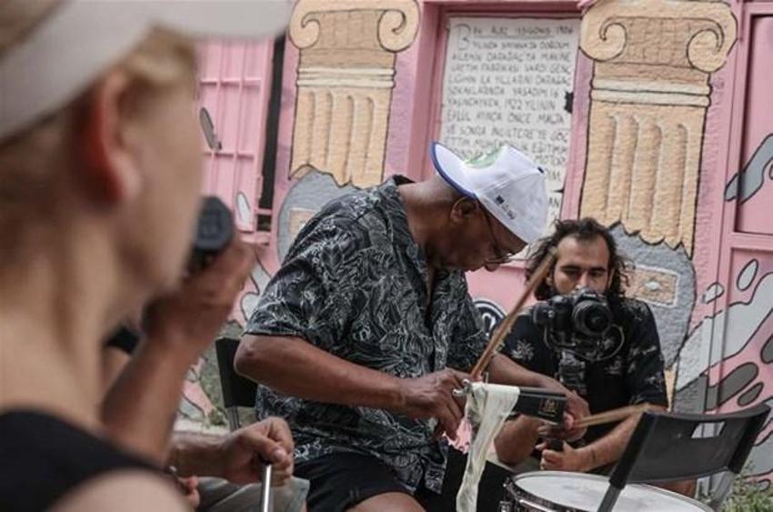 İzmir'deki Afro-Türkler ABD'de araştırmalara konu oldu! kökenler Afrika'dan şive Ege'den...