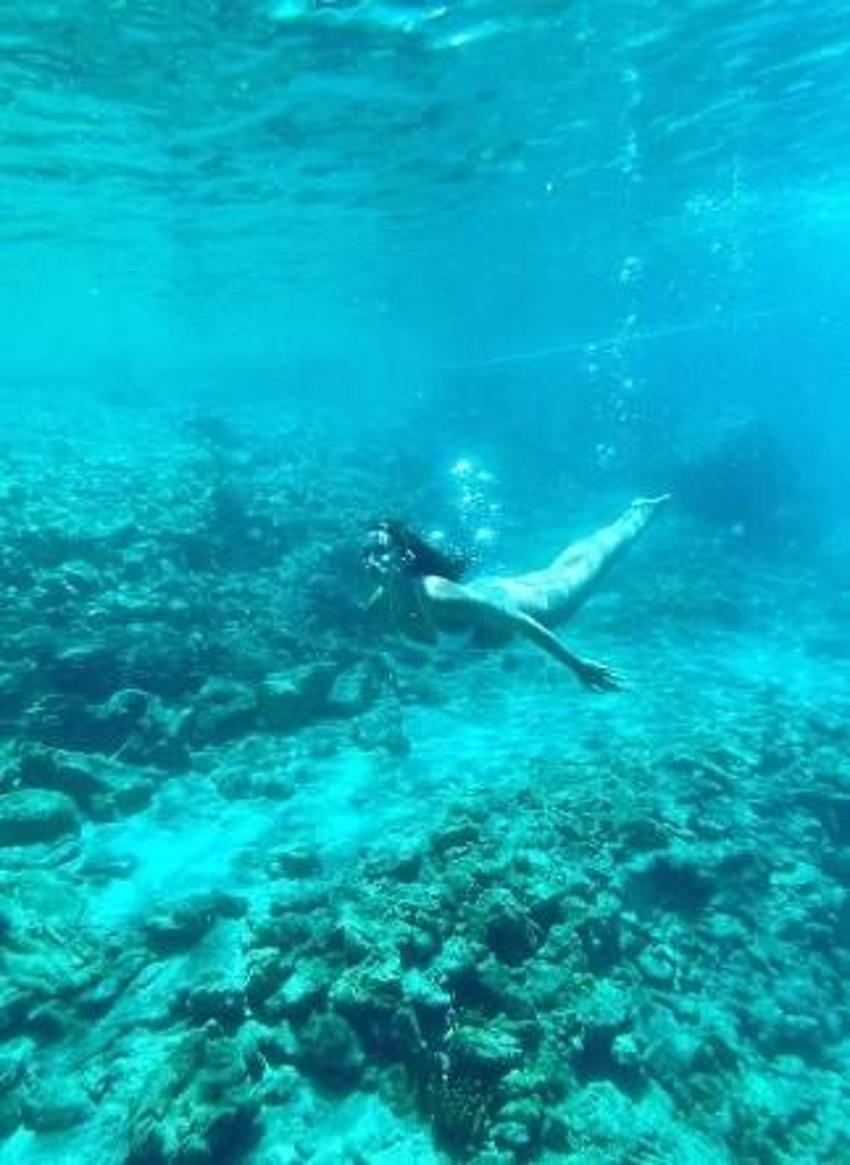 Maraşlı'nın yıldızı Rojda Demirer deniz kızı oldu! Bikinili pozlarıyla yaktı geçti...