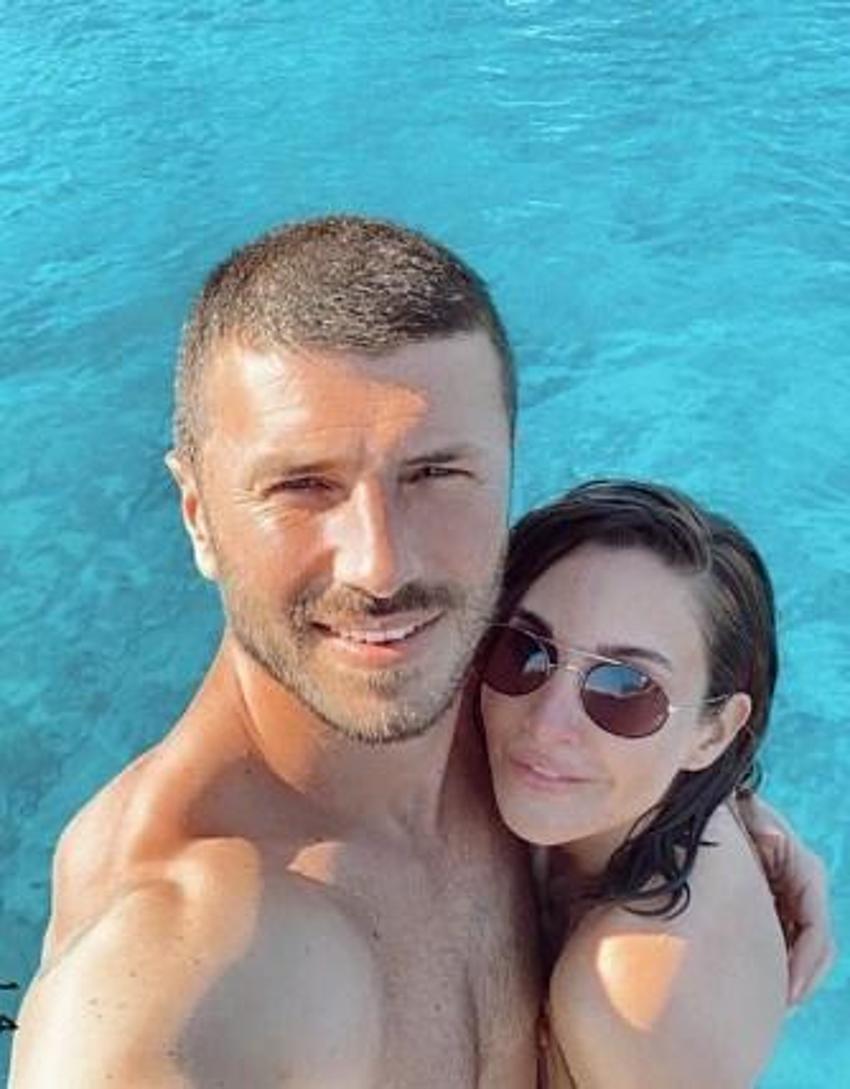 Maraşlı'nın yıldızı Rojda Demirer deniz kızı oldu! Bikinili pozlarıyla yaktı geçti...