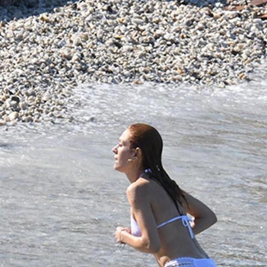 Hazal Türesan meraklı bakışların ilgi odağı oldu!