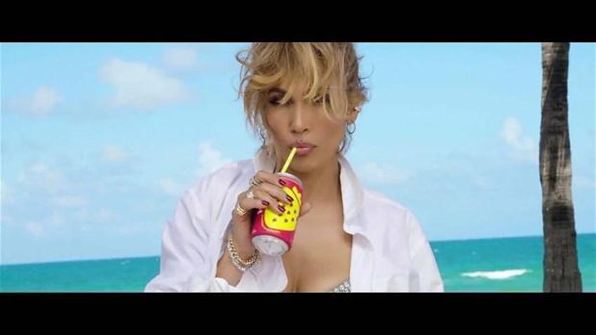 Jennifer Lopez yine dikkat çekti! Twerk yaptı, kumlarda yuvarlandı