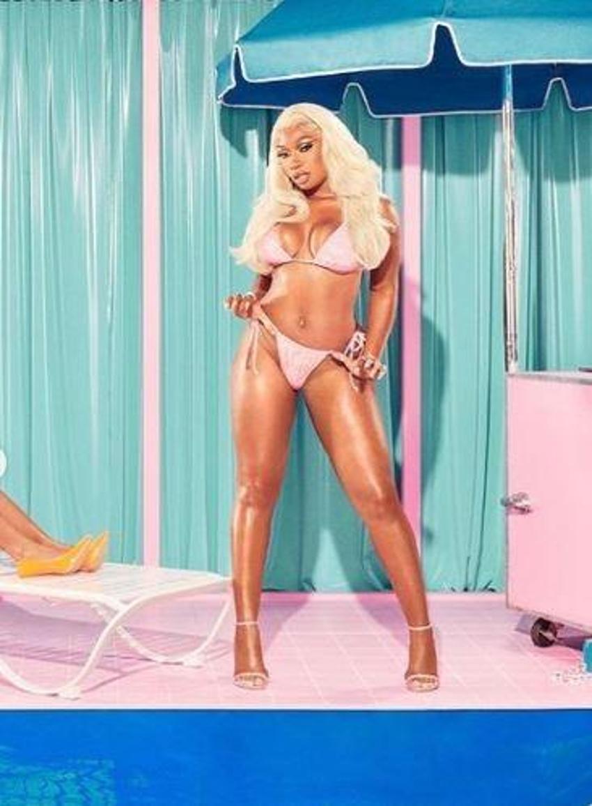 Ünlü rapçi tangasını giydi, twerk yaptı