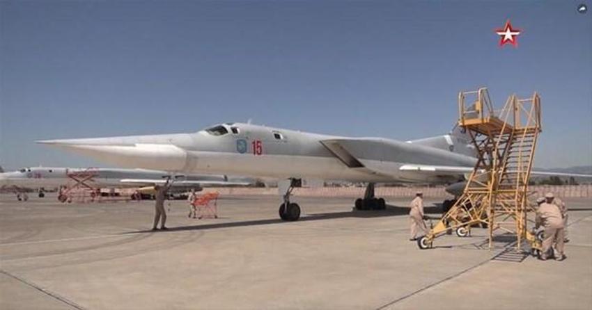 Havada tehlikeli gerginlik! Rus Su-30 jetleri ve ABD uçağını kovaladı...