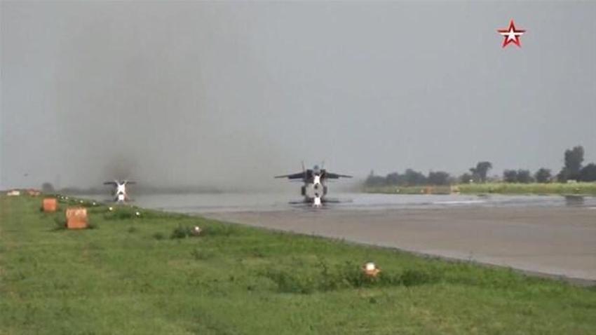 Havada tehlikeli gerginlik! Rus Su-30 jetleri ve ABD uçağını kovaladı...