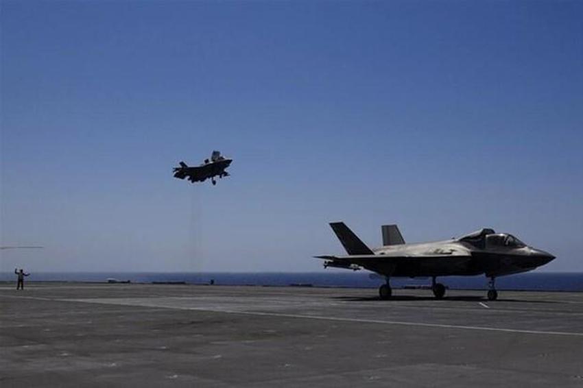 Havada tehlikeli gerginlik! Rus Su-30 jetleri ve ABD uçağını kovaladı...