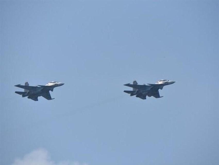 Havada tehlikeli gerginlik! Rus Su-30 jetleri ve ABD uçağını kovaladı...