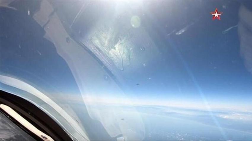 Havada tehlikeli gerginlik! Rus Su-30 jetleri ve ABD uçağını kovaladı...